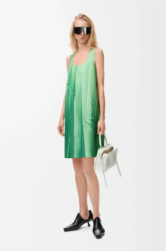 Kleid aus technischer Baumwolle Kleid aus technischer Baumwolle