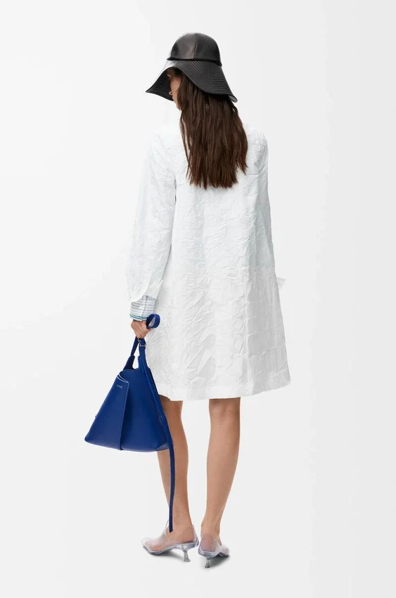 Kleid aus technischer Baumwolle Kleid aus technischer Baumwolle