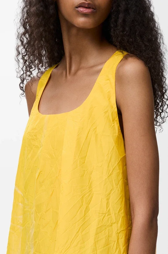 Kleid aus technischer Baumwolle Kleid aus technischer Baumwolle