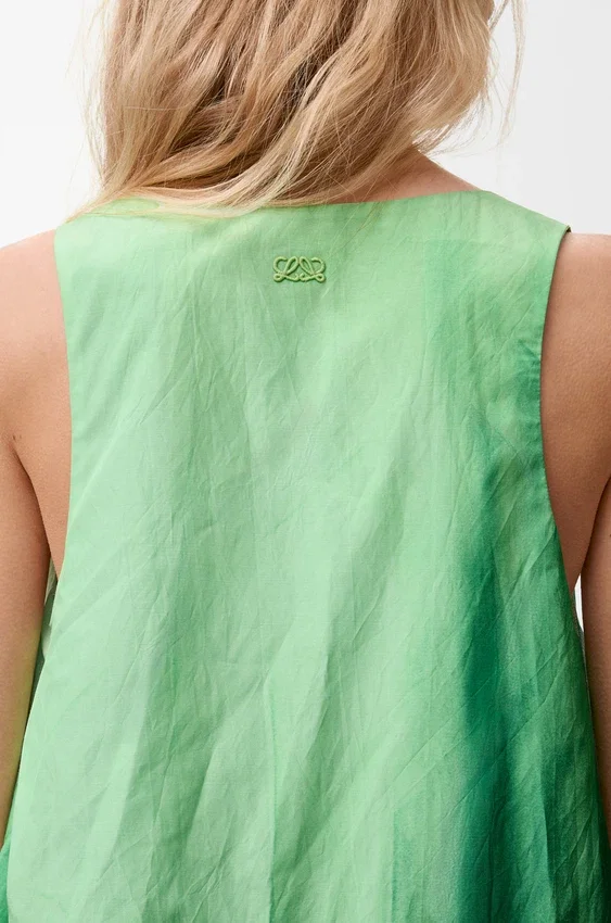 Kleid aus technischer Baumwolle Kleid aus technischer Baumwolle