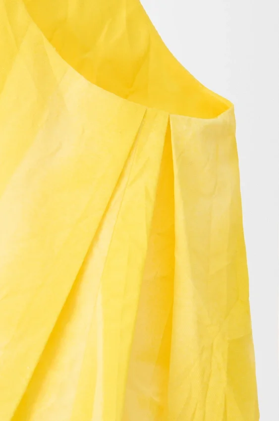 Kleid aus technischer Baumwolle Kleid aus technischer Baumwolle