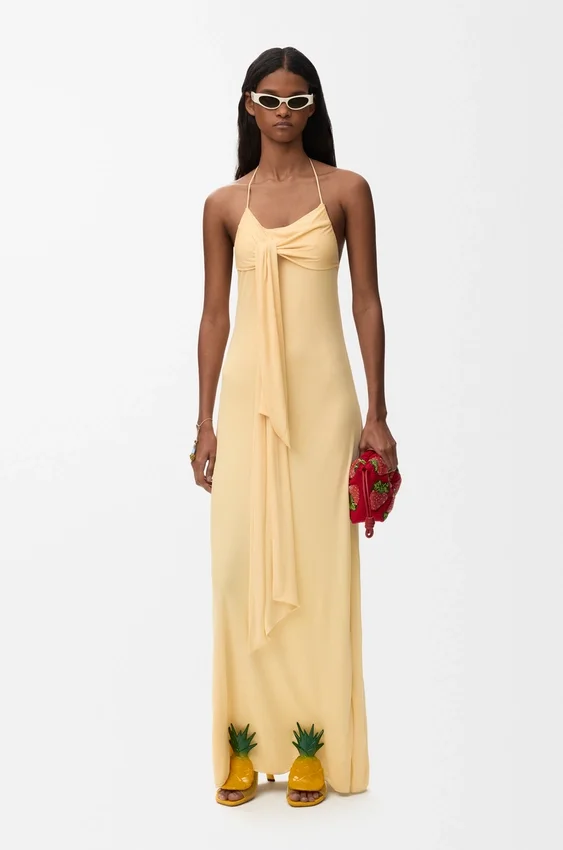 Kleid aus Viskose-Crêpe Kleid aus Viskose-Crêpe