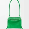 Kleine Amazona 180-Tasche aus weichem Kalbsleder Kleine Amazona 180-Tasche aus weichem Kalbsleder