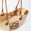 Kleine Anagram-Korb-Tasche aus Iraca-Palmengeflecht und Kalbsleder Kleine Anagram-Korb-Tasche aus Iraca-Palmengeflecht und Kalbsleder