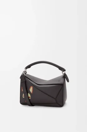 Kleine „Futurist Cat“-Puzzle-Tasche aus klassischem Kalbsleder