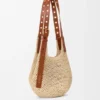 Kleine Hobo-Tasche mit Lochmuster aus Raffia und Kalbsleder Kleine Hobo-Tasche mit Lochmuster aus Raffia und Kalbsleder