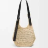 Kleine Hobo-Tasche mit Lochmuster aus Raffia und Kalbsleder Kleine Hobo-Tasche mit Lochmuster aus Raffia und Kalbsleder