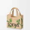 Kleine „Loewe Font Tote“ aus Raffia Kleine „Loewe Font Tote“ aus Raffia
