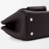 Kleine Madrid-Tasche aus geschmeidigem genarbtem Kalbsleder