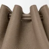 Kleine Madrid-Tasche aus geschmeidigem genarbtem Kalbsleder