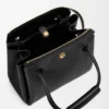 Kleine Madrid-Tasche aus geschmeidigem Kalbsleder Kleine Madrid-Tasche aus geschmeidigem Kalbsleder