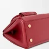 Kleine Madrid-Tasche aus geschmeidigem Kalbsleder Kleine Madrid-Tasche aus geschmeidigem Kalbsleder