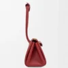 Kleine Madrid-Tasche aus geschmeidigem Kalbsleder Kleine Madrid-Tasche aus geschmeidigem Kalbsleder