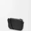 Kleine Pebble-Messenger Bag aus geschmeidigem, genarbtem Kalbsleder Kleine Pebble-Messenger Bag aus geschmeidigem, genarbtem Kalbsleder