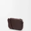 Kleine Pebble-Messenger Bag aus geschmeidigem, genarbtem Kalbsleder Kleine Pebble-Messenger Bag aus geschmeidigem, genarbtem Kalbsleder