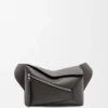 Kleine Puzzle Edge-Gürteltasche aus klassischem Kalbsleder Kleine Puzzle Edge-Gürteltasche aus klassischem Kalbsleder