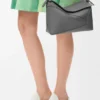 Kleine „Puzzle Edge“-Tasche aus klassischem Kalbsleder Kleine „Puzzle Edge“-Tasche aus klassischem Kalbsleder