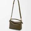 Kleine „Puzzle Edge“-Tasche aus klassischem Kalbsleder Kleine „Puzzle Edge“-Tasche aus klassischem Kalbsleder