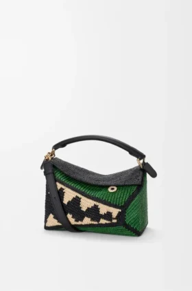 Kleine „Puzzle Edge“-Tasche aus Raffia und Kalbsleder Kleine „Puzzle Edge“-Tasche aus Raffia und Kalbsleder