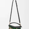 Kleine „Puzzle Edge“-Tasche aus Raffia und Kalbsleder Kleine „Puzzle Edge“-Tasche aus Raffia und Kalbsleder