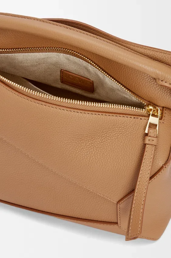 Kleine Puzzle Edge-Tasche aus weichem, genarbtem Kalbsleder Kleine Puzzle Edge-Tasche aus weichem, genarbtem Kalbsleder