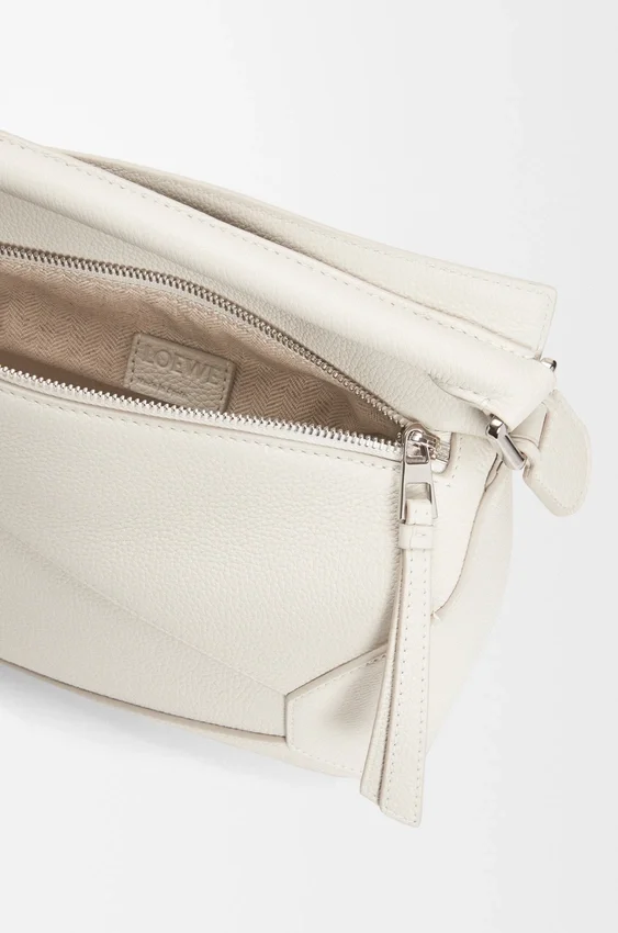 Kleine Puzzle Edge-Tasche aus weichem, genarbtem Kalbsleder Kleine Puzzle Edge-Tasche aus weichem, genarbtem Kalbsleder