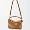 Kleine „Puzzle“-Tasche aus klassischem Kalbsleder und Wildleder Kleine „Puzzle“-Tasche aus klassischem Kalbsleder und Wildleder