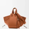 Kleine „Small Hammock“-Tasche aus klassischem Kalbsleder Kleine „Small Hammock“-Tasche aus klassischem Kalbsleder