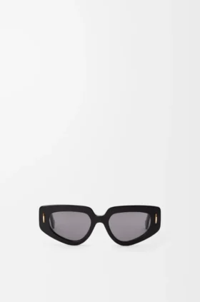 Kleine Sonnenbrille im Schmetterlings-Design
