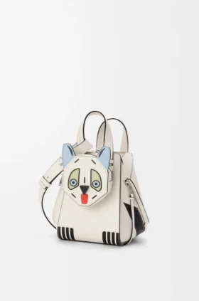 Kompakte „Futurist Cat“-Hammock-Tasche aus klassischem Kalbsleder