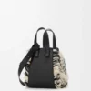 Kompakte „Hammock“-Tasche aus gewebtem Textil