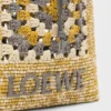 Kordelzugtasche aus klassischem Kalbsleder und Raffia Kordelzugtasche aus klassischem Kalbsleder und Raffia