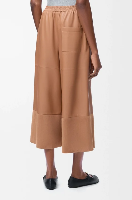 Kurze Hose aus Nappa-Lammleder und Ziegenveloursleder Kurze Hose aus Nappa-Lammleder und Ziegenveloursleder