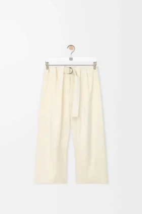 Kurze Hose mit Gürtel aus Baumwolle und Seide
