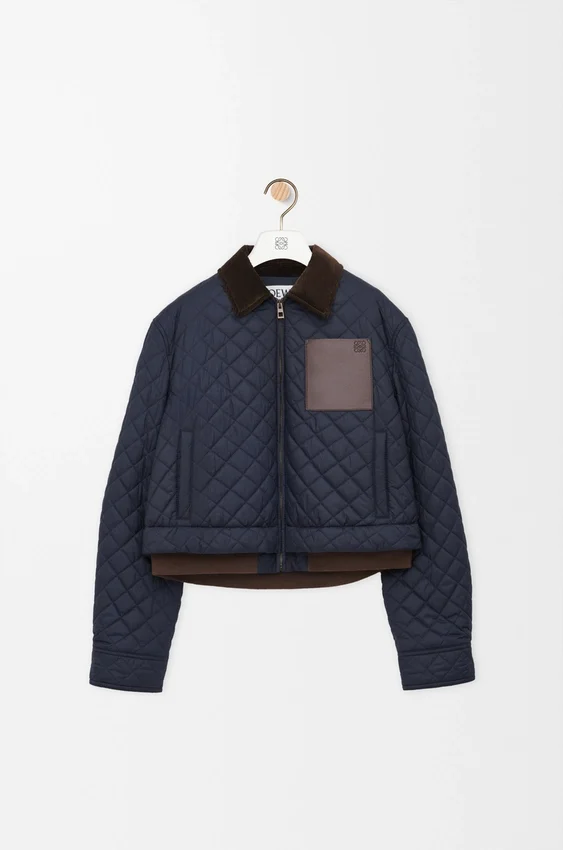 Kurze Jacke aus Funktionsstoff Kurze Jacke aus Funktionsstoff