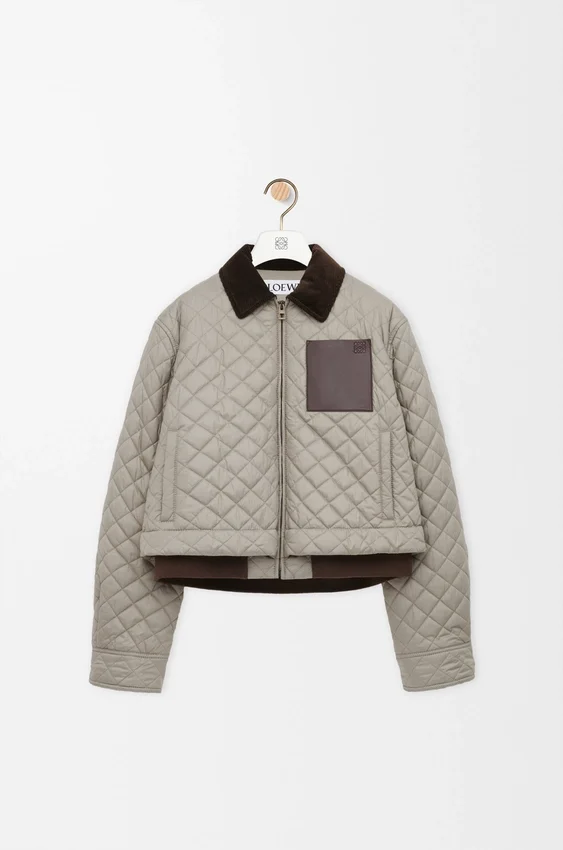 Kurze Jacke aus Funktionsstoff Kurze Jacke aus Funktionsstoff