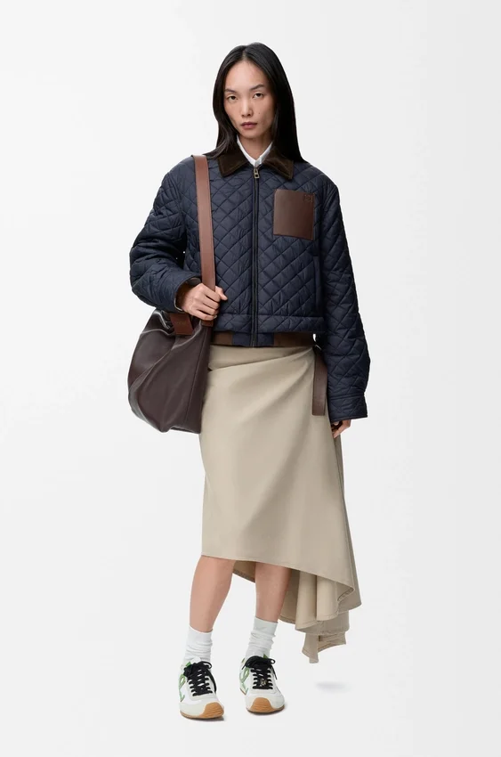 Kurze Jacke aus Funktionsstoff Kurze Jacke aus Funktionsstoff