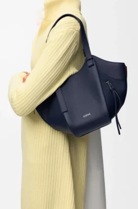 „Layered Hammock Flip Bag“ aus klassischem Kalbsleder