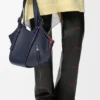 „Layered Hammock Flip Bag“ aus klassischem Kalbsleder „Layered Hammock Flip Bag“ aus klassischem Kalbsleder