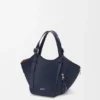 „Layered Hammock Flip Bag“ aus klassischem Kalbsleder „Layered Hammock Flip Bag“ aus klassischem Kalbsleder