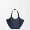 „Layered Hammock Flip Bag“ aus klassischem Kalbsleder „Layered Hammock Flip Bag“ aus klassischem Kalbsleder