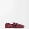 Loafer mit Toggle-Verschluss aus glänzendem, glattem Kalbsleder Loafer mit Toggle-Verschluss aus glänzendem, glattem Kalbsleder