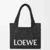 Loewe Font Tote in Raffia, mittelgroß Loewe Font Tote in Raffia, mittelgroß