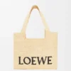 Loewe Font Tote in Raffia, mittelgroß Loewe Font Tote in Raffia, mittelgroß