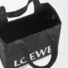 Loewe Font Tote in Raffia, mittelgroß Loewe Font Tote in Raffia, mittelgroß
