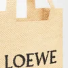 Loewe Font Tote in Raffia, mittelgroß Loewe Font Tote in Raffia, mittelgroß