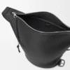 „Loop Bucket“ aus geschmeidigem, genarbtem Kalbsleder „Loop Bucket“ aus geschmeidigem, genarbtem Kalbsleder