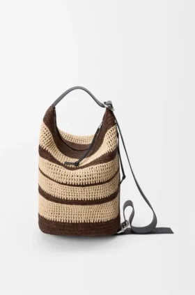 „Loop Bucket“ aus Raffia „Loop Bucket“ aus Raffia