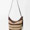 „Loop Bucket“ aus Raffia „Loop Bucket“ aus Raffia