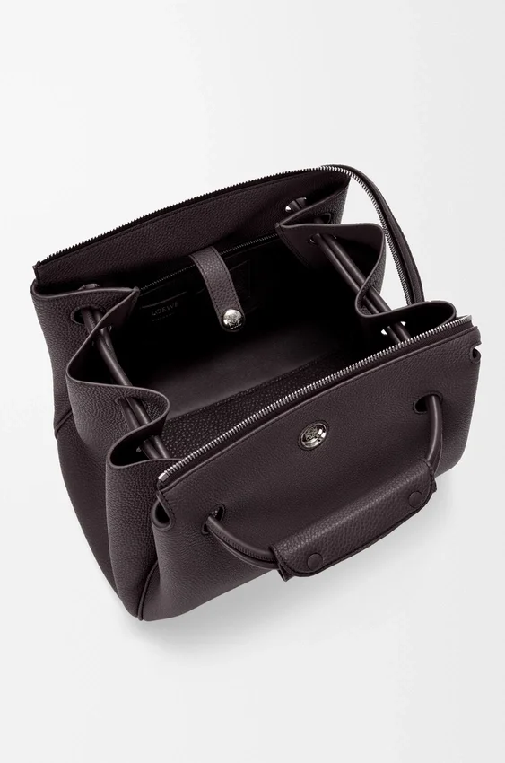 Madrid-Tasche in mittlerer Größe aus geschmeidigem, genarbtem Kalbsleder Madrid-Tasche in mittlerer Größe aus geschmeidigem, genarbtem Kalbsleder